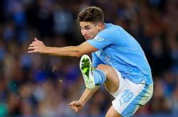 曼城21连胜，创造英超历史！曼城2比1布