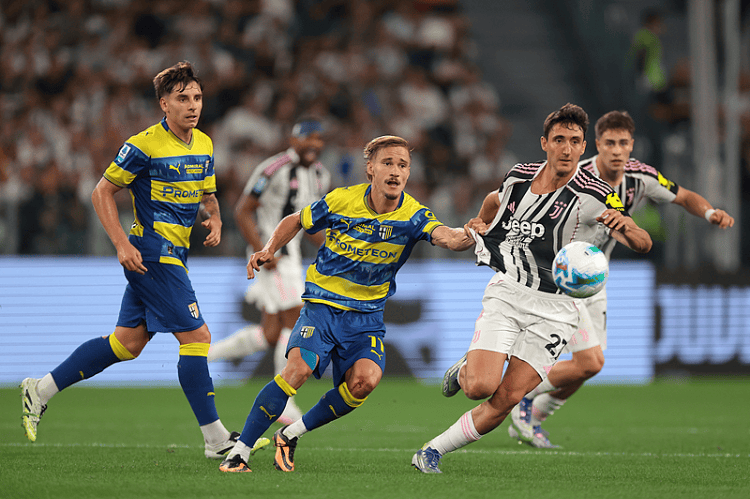 尤文2-0帕尔马 伊尔迪兹助攻双响