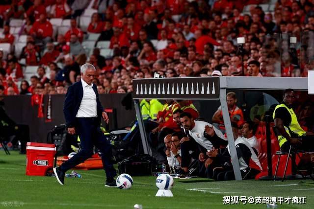 安切洛蒂自传里耿耿于怀穆里尼奥国米击败切尔西,老板真难伺候!