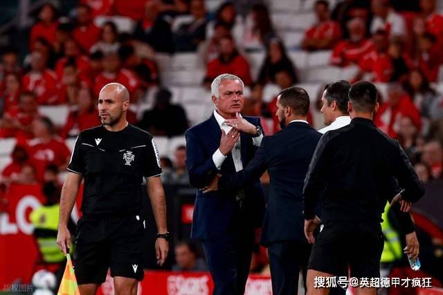 安切洛蒂自传里耿耿于怀穆里尼奥国米击败切尔西,老板真难伺候!