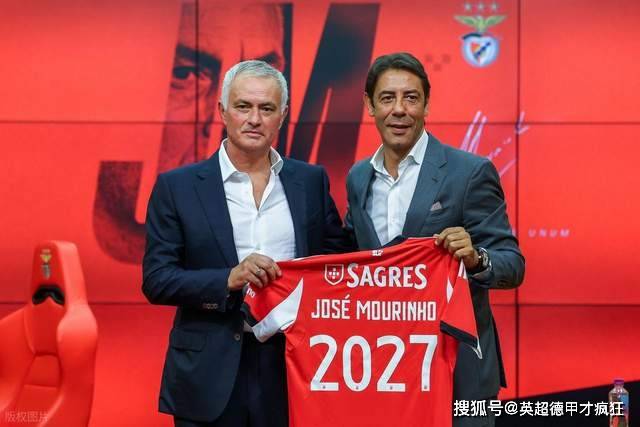 安切洛蒂自传里耿耿于怀穆里尼奥国米击败切尔西,老板真难伺候!