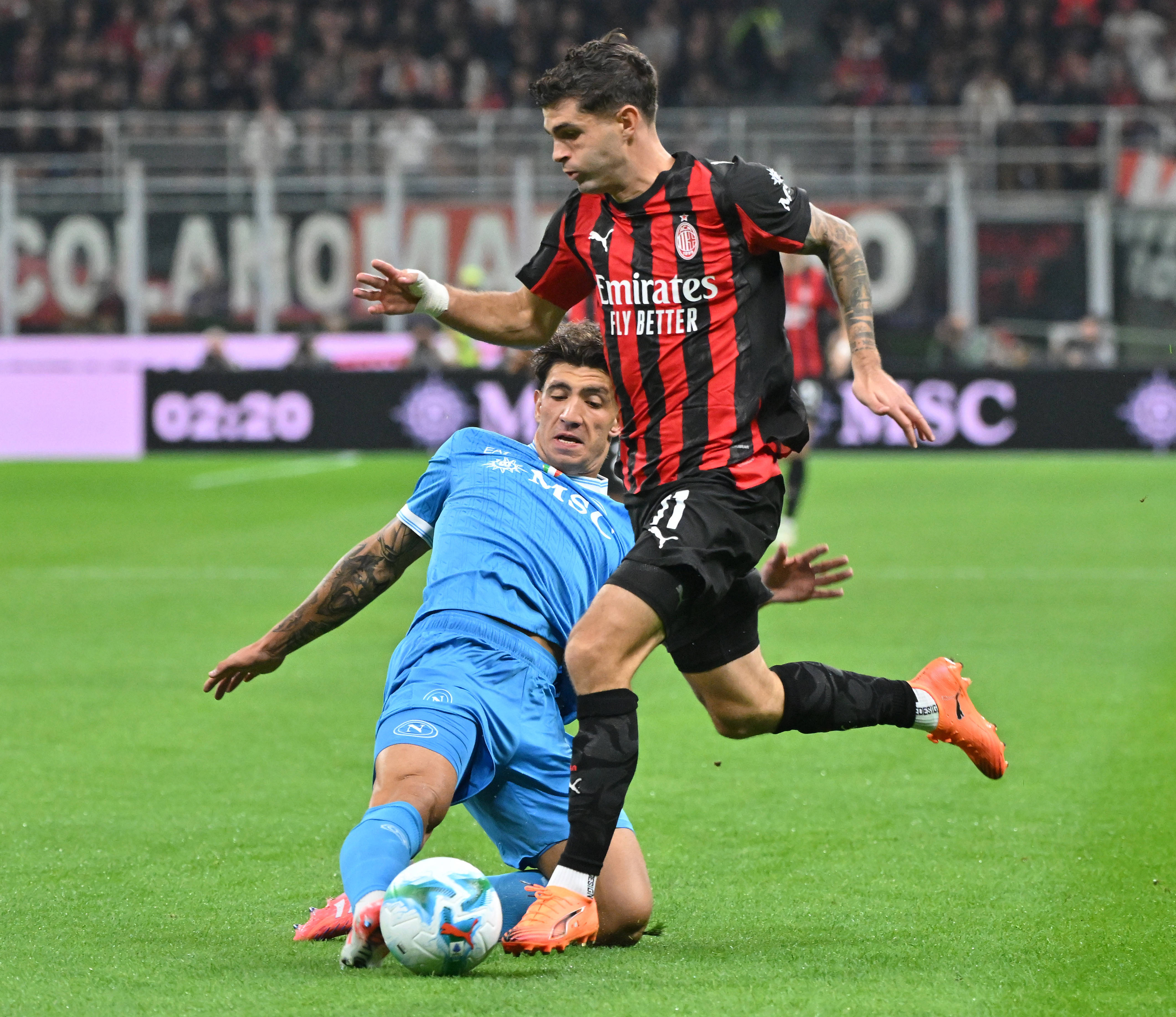 （体育）足球——意甲：AC米兰胜那不勒斯