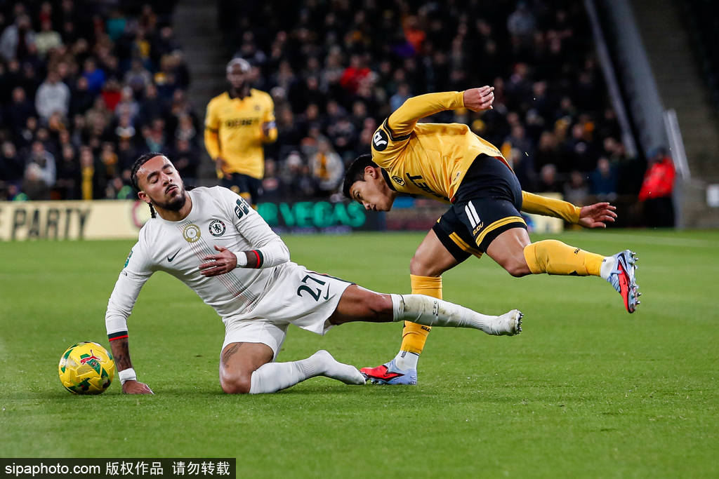 进球大战！联赛杯-吉滕斯造3球德拉普染红 切尔西4-3狼队晋级